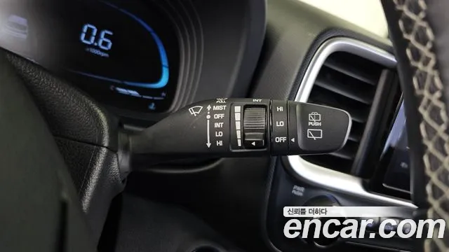 Hyundai Venue — Фото автомобиля 18