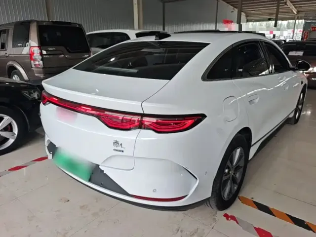 BYD Qin L — Фото автомобиля 6