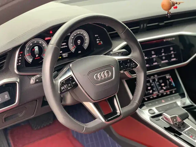 Audi A7L — Фото автомобиля 12