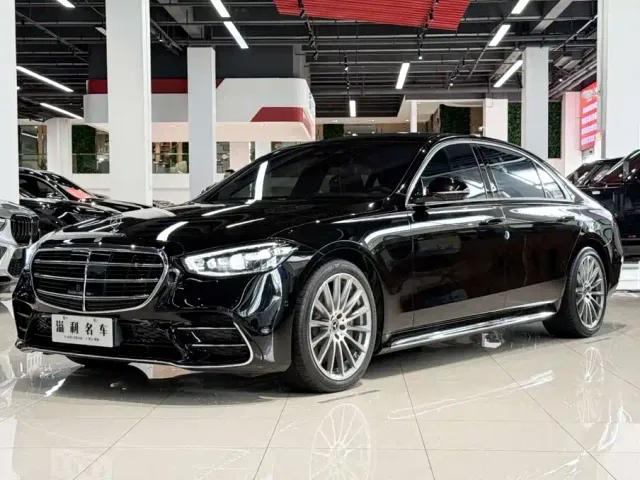Фотография автомобиля — Mercedes-Benz S-Class