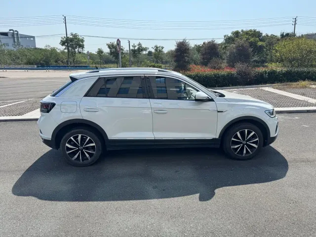 Volkswagen T-Roc — Фото автомобиля 6