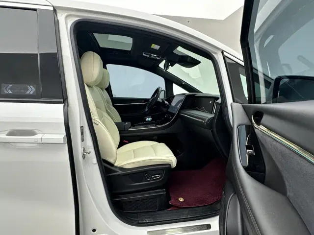 GAC Trumpchi M8 — Фото автомобиля 25