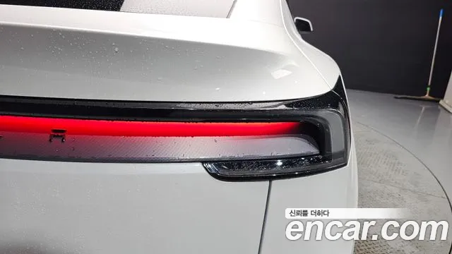 Tesla Model Y — Фото автомобиля 22