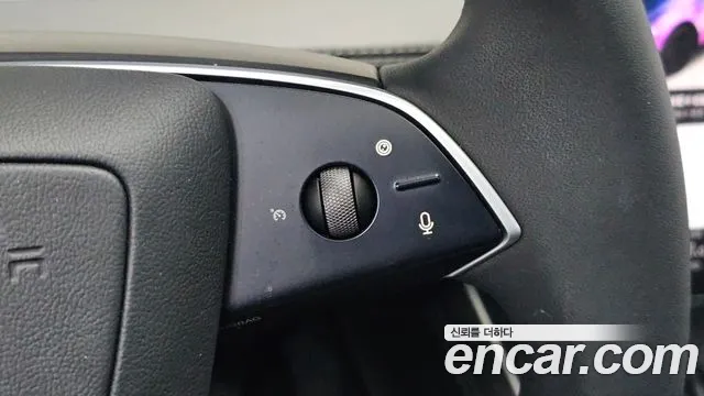 Tesla Model Y — Фото автомобиля 21