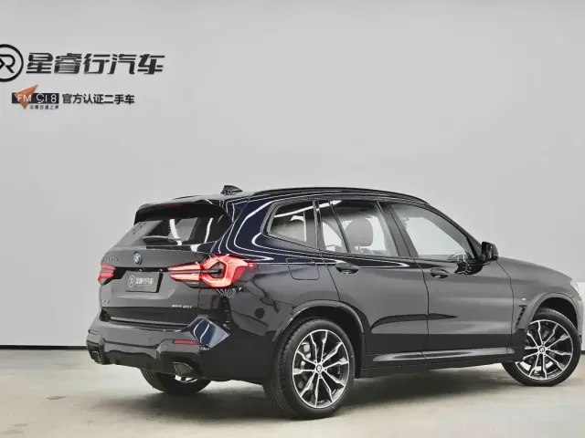 BMW BMW X3 2023 Facelift xDrive30i Leading M Night Package — Фото автомобиля 4
