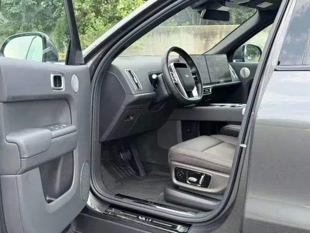 Li Auto L9 — Фото автомобиля 7