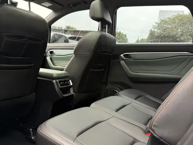 Geely Haoyue L — Фото автомобиля 17