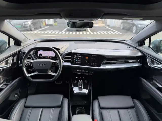Audi Q4 e-tron — Фото автомобиля 4