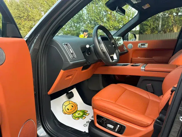 Li Auto L9 — Фото автомобиля 11