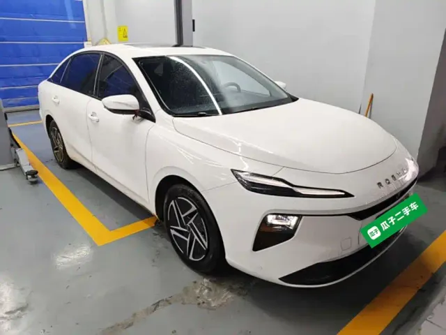 Roewe D6 — Фото автомобиля 3