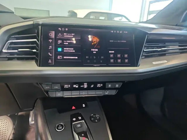 Audi Q4 e-tron — Фото автомобиля 12