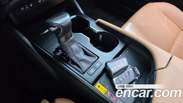 Lexus ES 7th Gen — Фото автомобиля 12