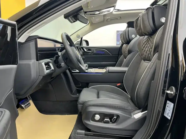 Hongqi E-HS9 — Фото автомобиля 9