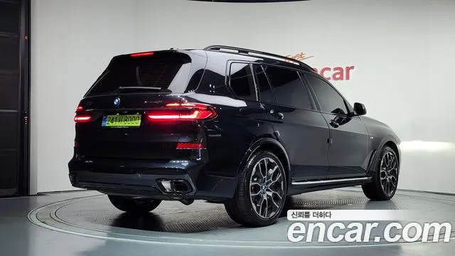 BMW X7 — Фото автомобиля 2