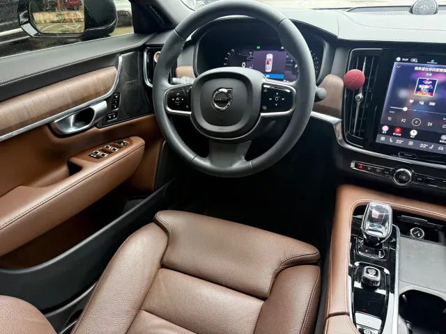 Volvo S90 — Фото автомобиля 9