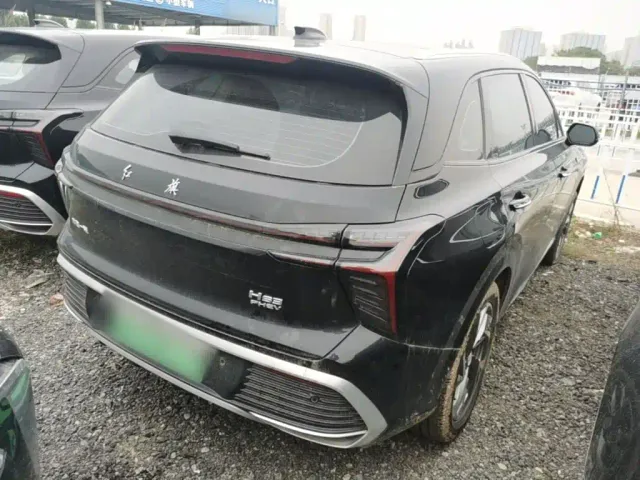 Hongqi HS3 PHEV — Фото автомобиля 6