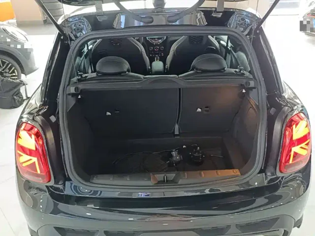 MINI Hatch — Фото автомобиля 18