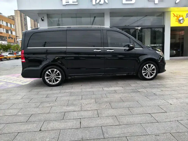 Mercedes-Benz V-Class — Фото автомобиля 4