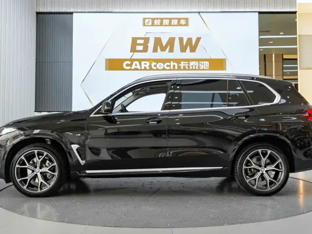 BMW BMW X5 2023 xDrive 30Li Premium M Sport Package — Фото автомобиля 3