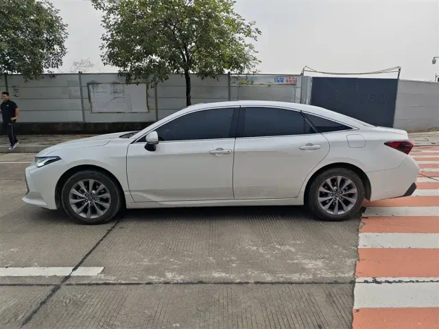 Toyota Avalon — Фото автомобиля 3