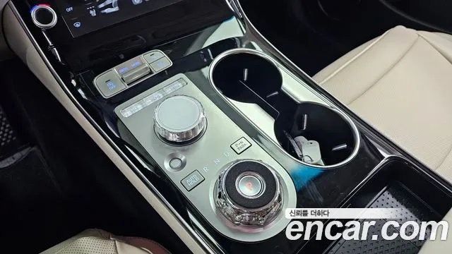 Genesis GV70 — Фото автомобиля 12