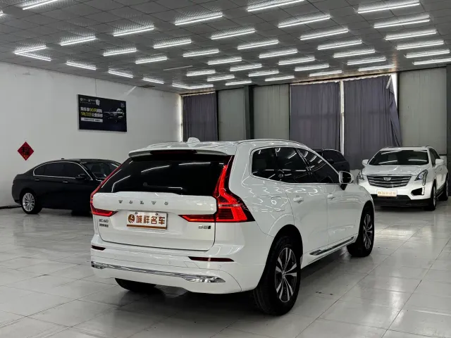 Volvo XC60 — Фото автомобиля 11