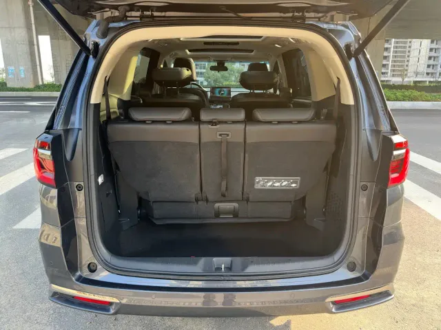 Honda Odyssey — Фото автомобиля 9