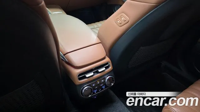 Genesis GV70 — Фото автомобиля 29