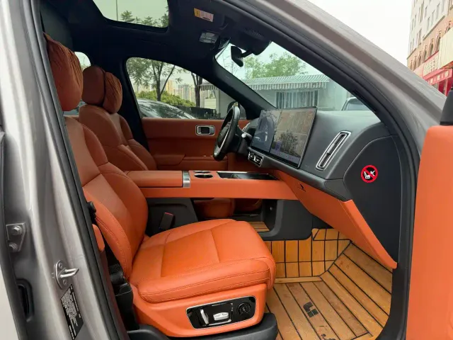 Li Auto L9 — Фото автомобиля 11