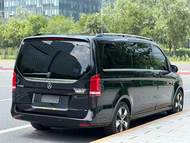Mercedes-Benz V-Class — Фото автомобиля 18