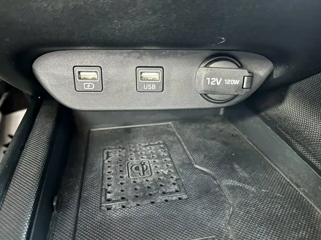 Hyundai Elantra — Фото автомобиля 19