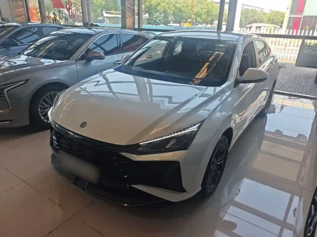 Фотография автомобиля — Dongfeng Yixuan
