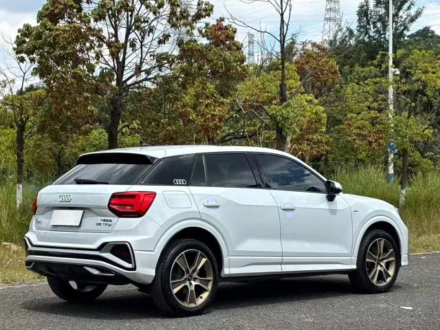 Audi Q2L — Фото автомобиля 4