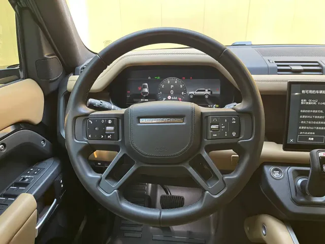 Land Rover Defender — Фото автомобиля 11