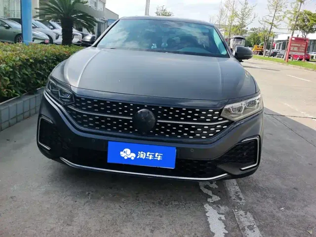 Volkswagen Passat — Фото автомобиля 2