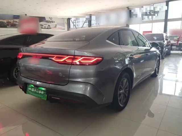 BYD Qin L — Фото автомобиля 6