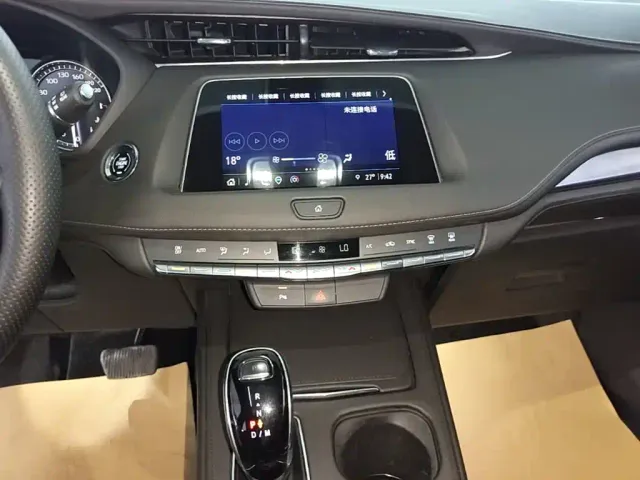 Cadillac XT4 — Фото автомобиля 12