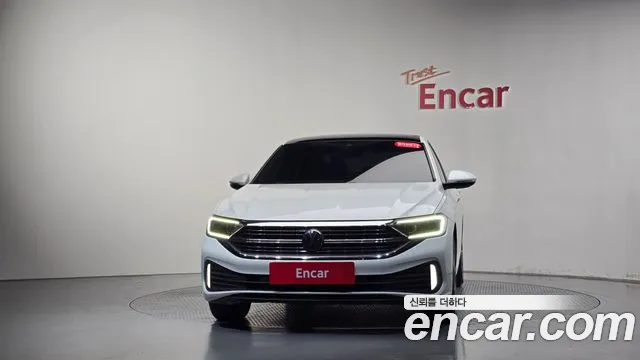 Volkswagen Jetta — Фото автомобиля 3