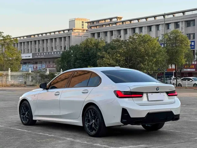 BMW 3 Series — Фото автомобиля 15