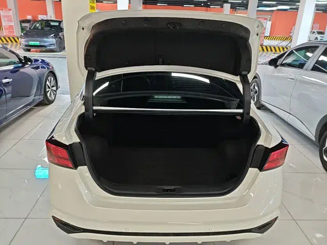 Nissan Teana — Фото автомобиля 18