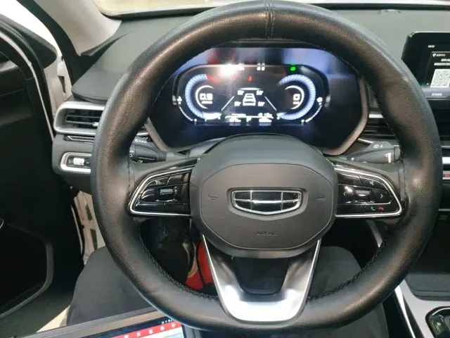 Geely Emgrand — Фото автомобиля 10