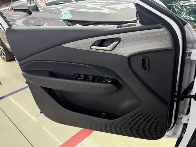 Wuling Starlight — Фото автомобиля 14