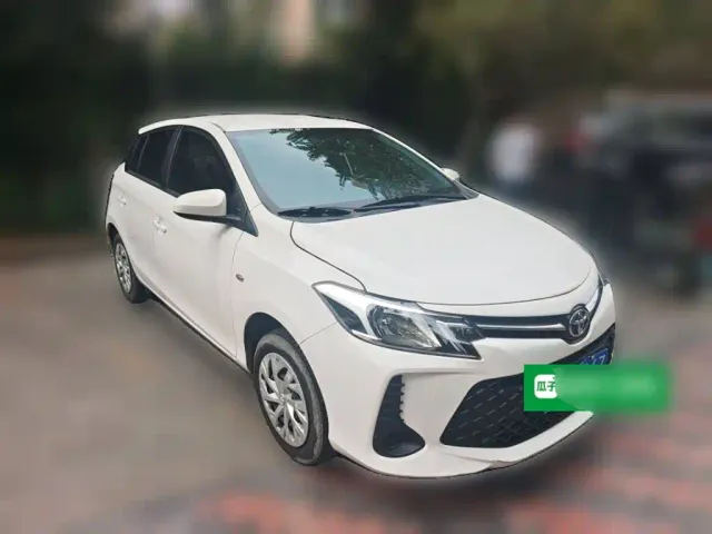 Toyota Vios FS — Фото автомобиля 3