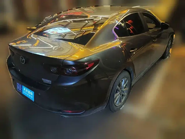 Mazda Axela — Фото автомобиля 2