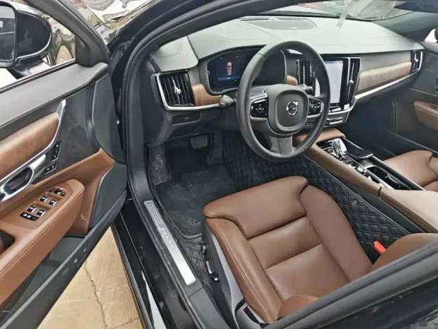 Volvo S90 — Фото автомобиля 20