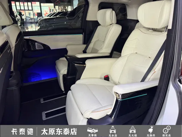 GAC Trumpchi E9 — Фото автомобиля 18