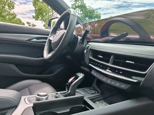 Cadillac CT5 — Фото автомобиля 27