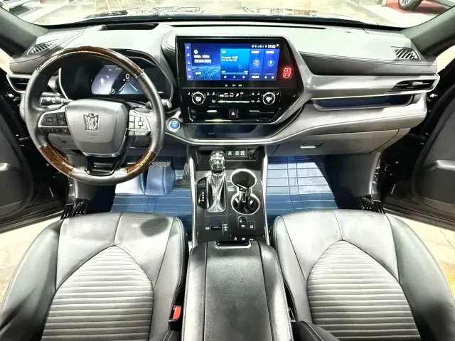 Toyota Crown Kluger — Фото автомобиля 5
