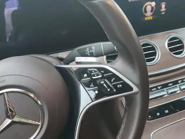 Mercedes-Benz E-Class — Фото автомобиля 16