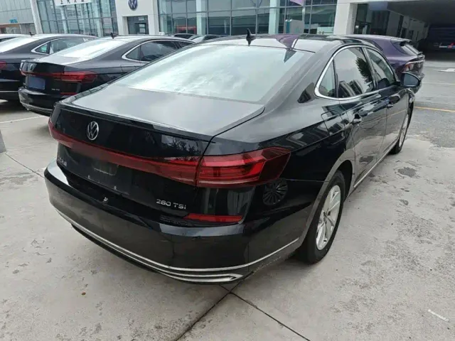 Volkswagen Passat — Фото автомобиля 6